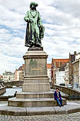 Brugge - monumento a Jan van Eyck. 